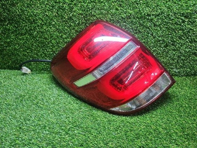 Đèn hậu trái có led