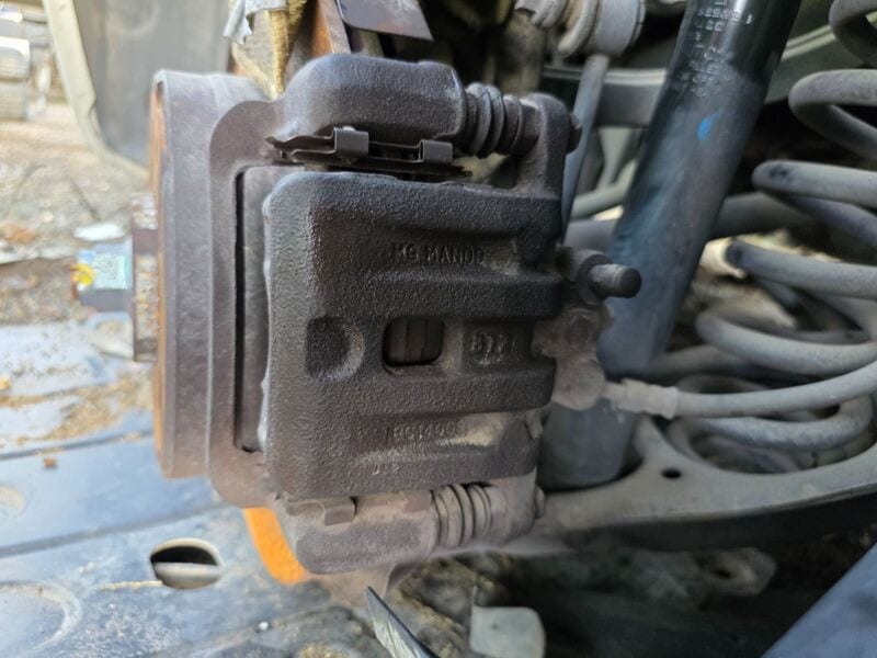 Sin piston phanh trước