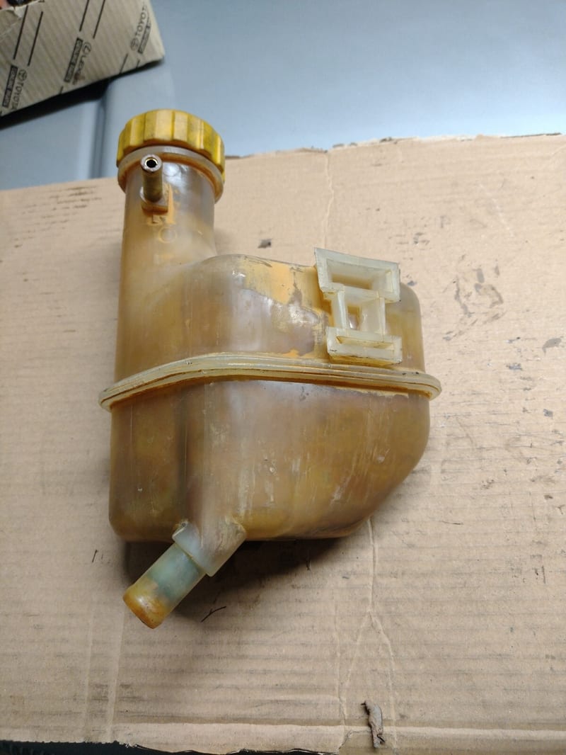 Bình nước phụ