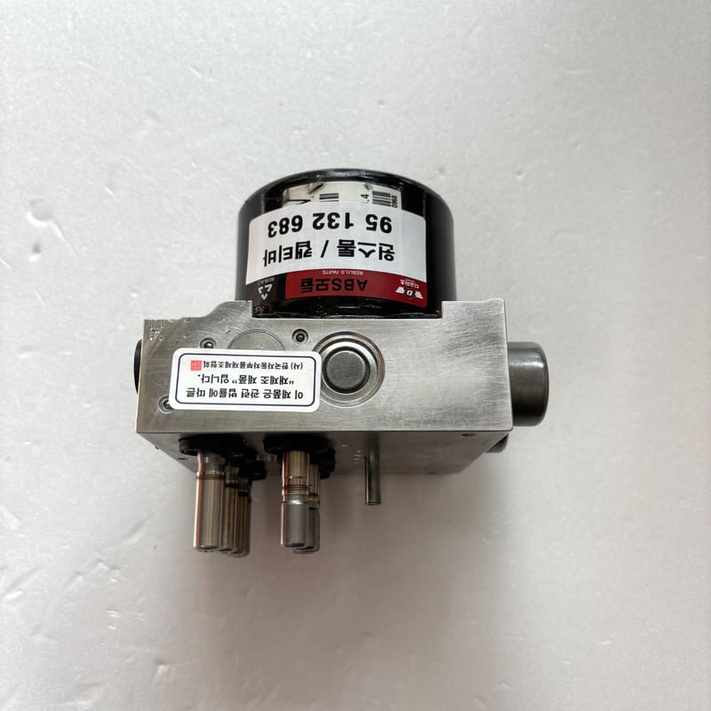 Cụm điều khiển phanh abs