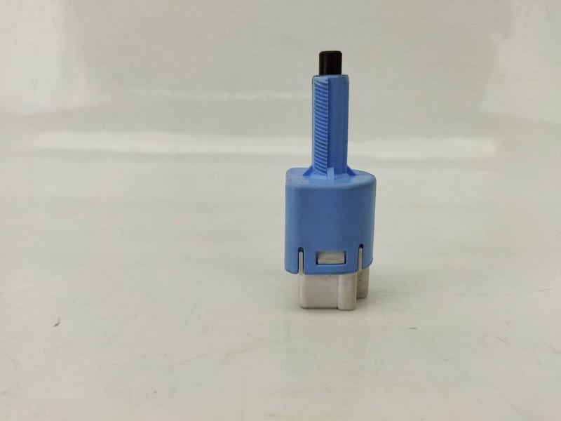 Công tắc báo đèn lùi