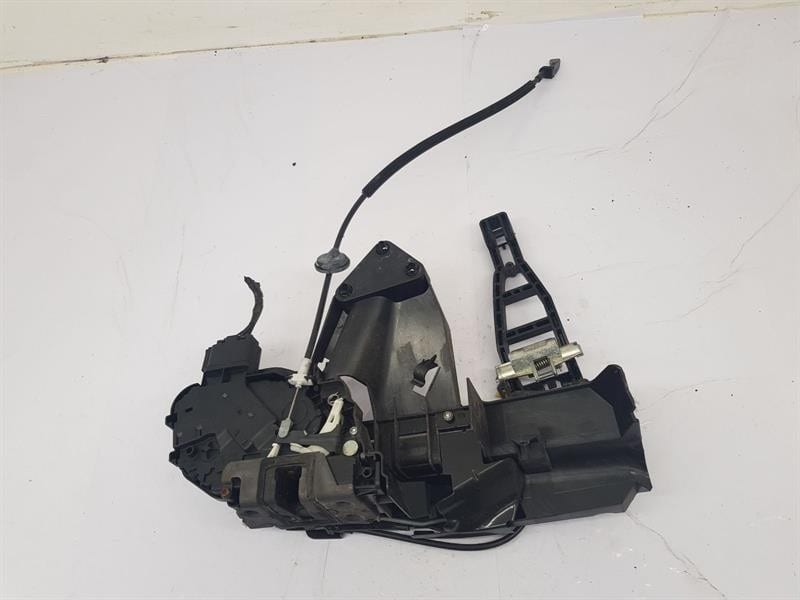 Ổ khóa ngậm cửa trước