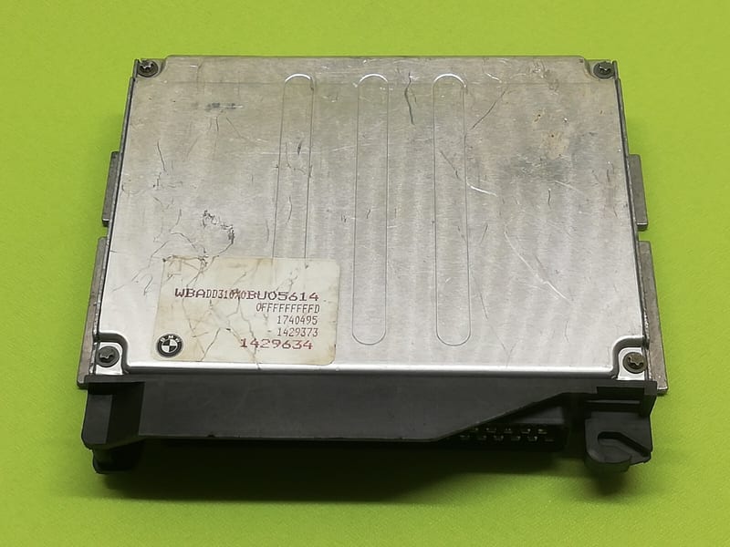 Hộp điều khiển động cơ