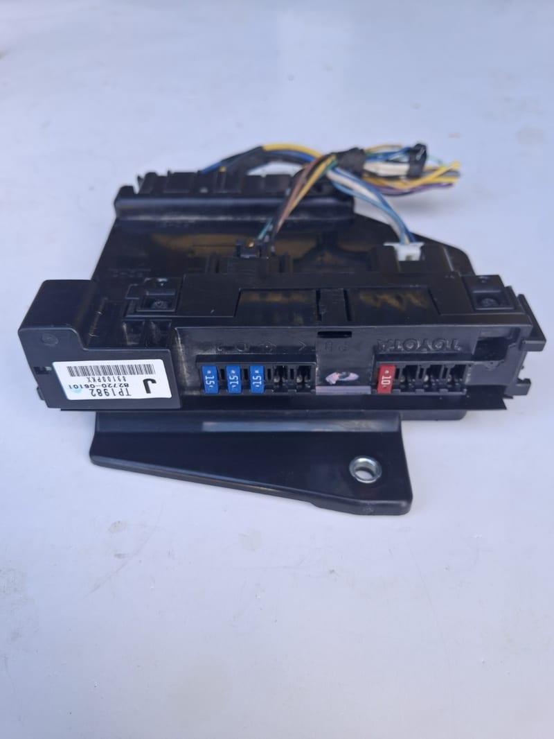 Hộp cầu trì ecu, quạt động cơ, đèn pha, kim phun