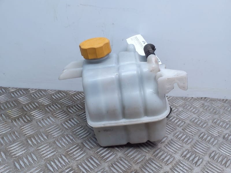Bình nước phụ