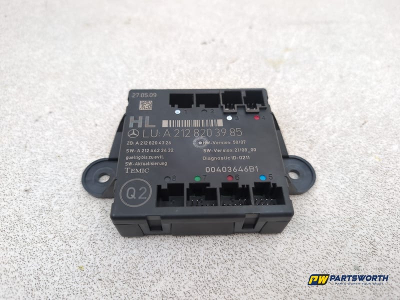 Hộp điều khiển cửa sau lái