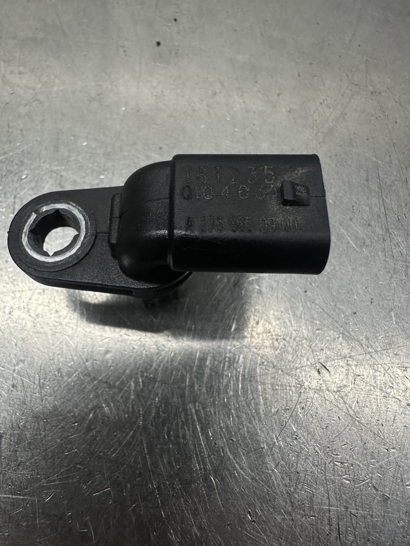 Cảm biến vị trí trục cam